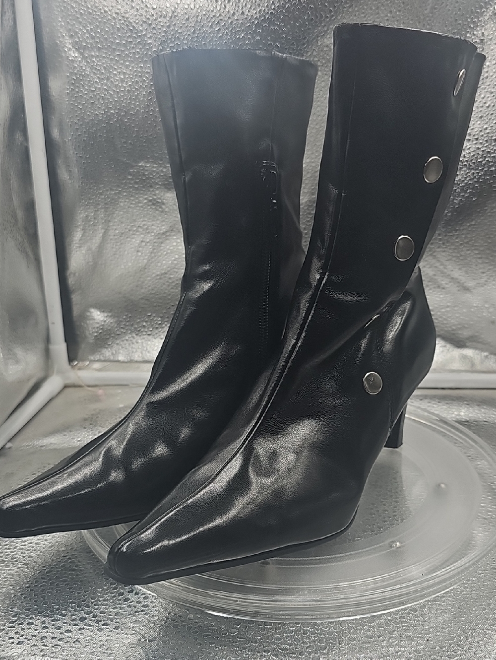 O Black 2.5 Inch Heel Sz 6.5M